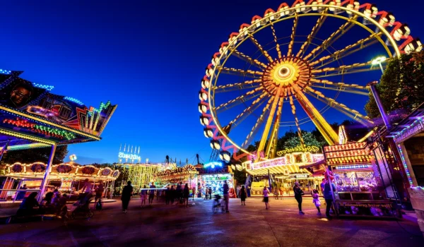 Theme Park Night Experience: What Happens When the Park Opens After Dark?